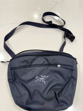 Arc'teryx Mantis 2 Waist Pack Black Crossbody Bag